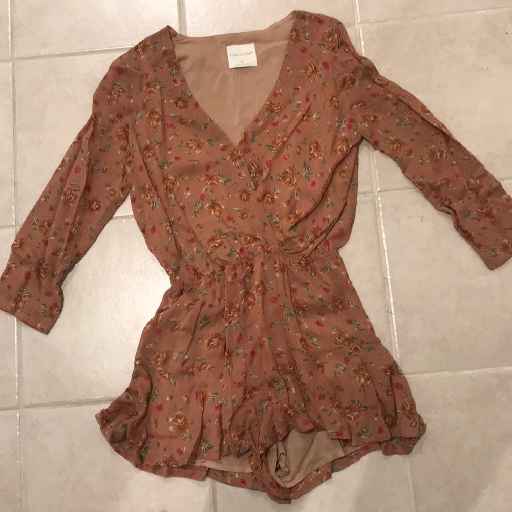 *SOLD* LINE AND DOT FLORAL ROMPER
